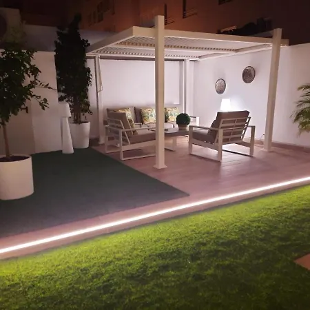 Bajo Con Jardin En Centro 아파트 마르베야