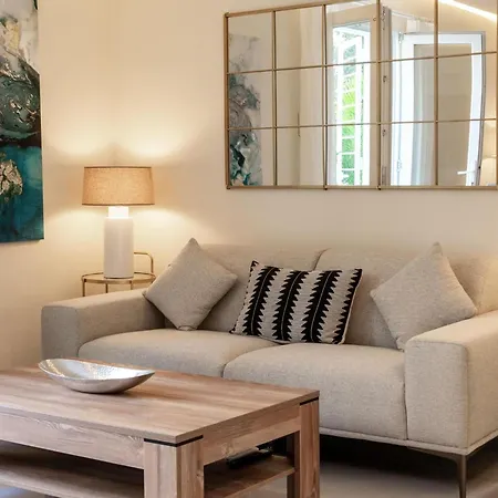 Bajo Con Jardin En Centro