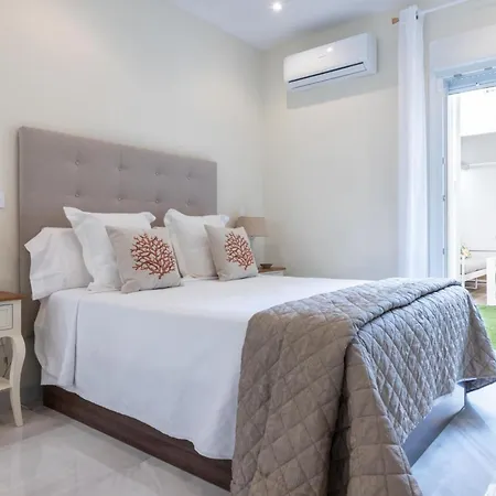 Bajo Con Jardin En Centro * 마르베야