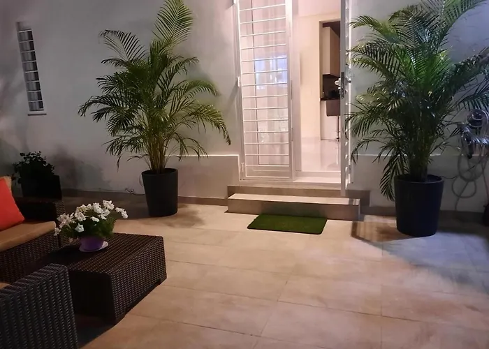 アパート Bajo Con Jardin En Centro マルベーリャ