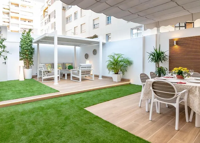 Bajo Con Jardin En Centro アパート マルベーリャ