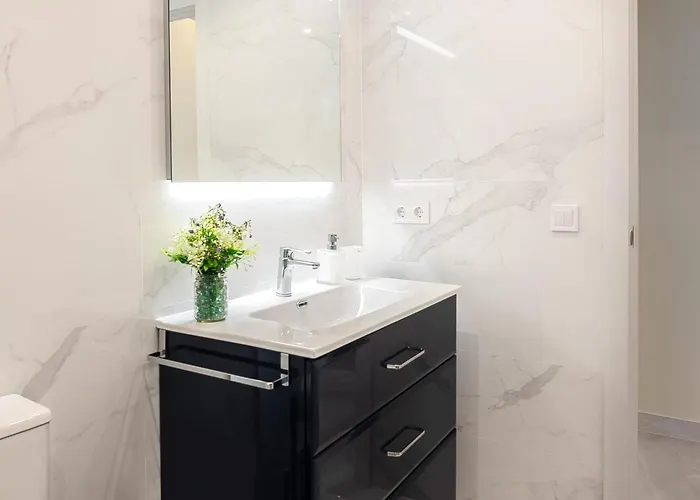 Bajo Con Jardin En Centro マルベーリャ