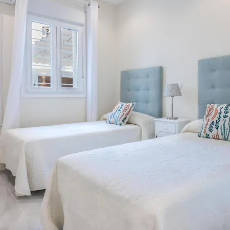 Daire Bajo Con Jardin En Centro Marbella