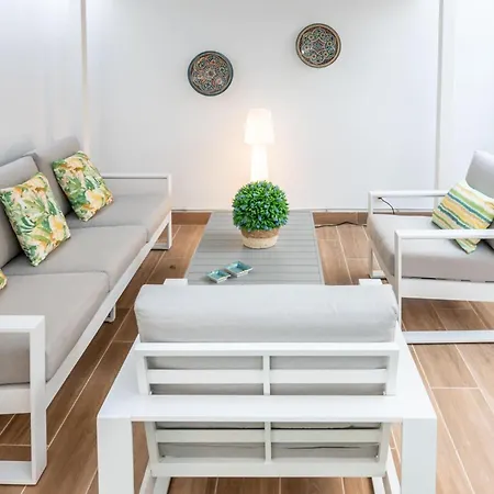 Daire Bajo Con Jardin En Centro Marbella