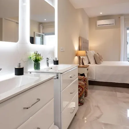Daire Bajo Con Jardin En Centro Marbella