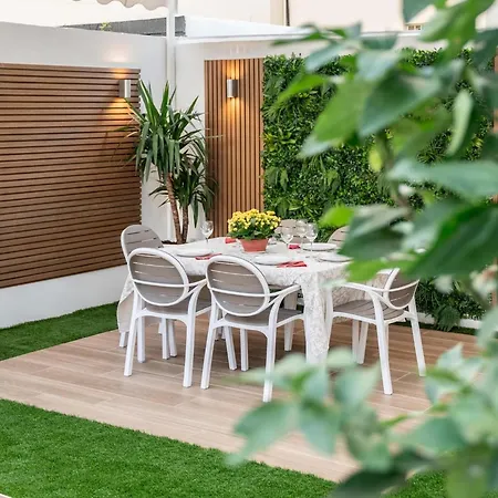 Bajo Con Jardin En Centro