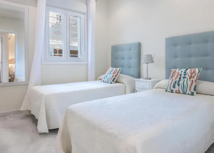 Apartment Bajo Con Jardin En Centro Marbella