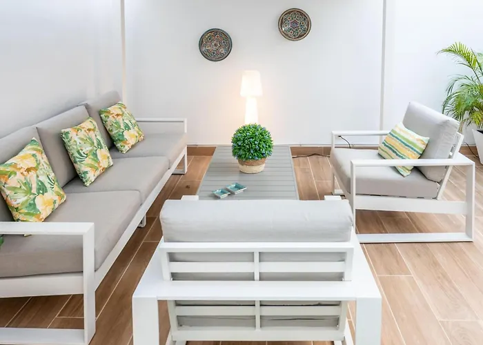 Apartment Bajo Con Jardin En Centro Marbella
