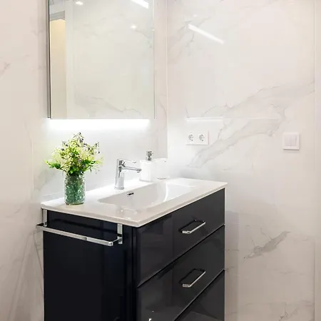 Bajo Con Jardin En Centro Marbellac