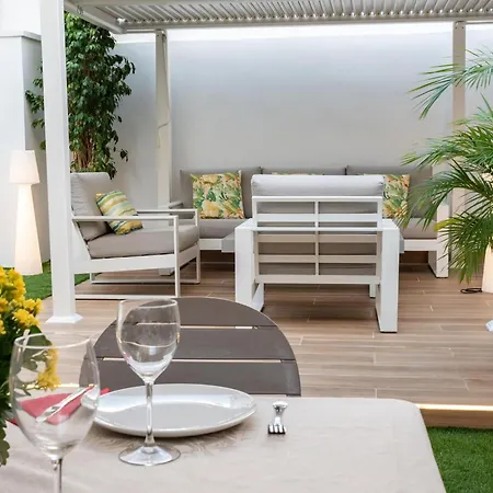 Bajo Con Jardin En Centro Marbellac