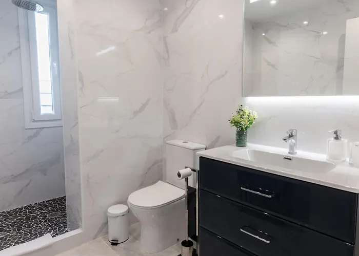 Bajo Con Jardin En Centro * Marbella